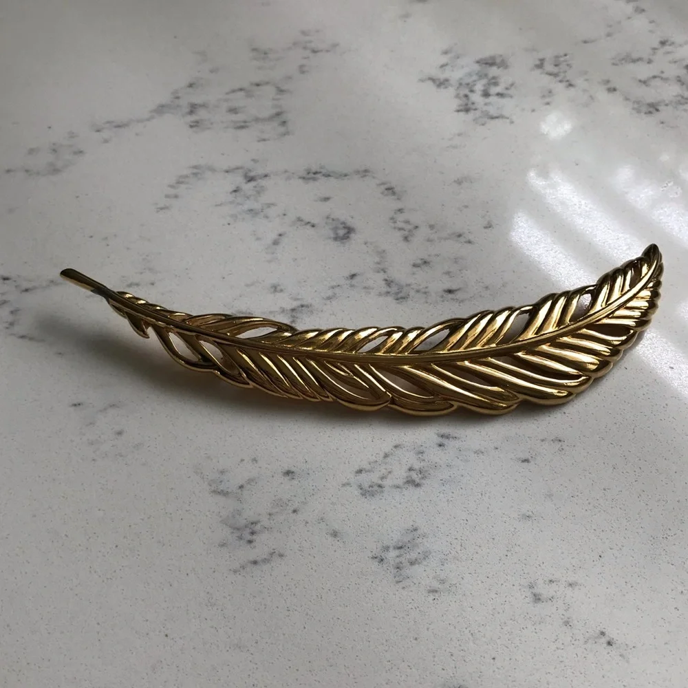 Monet Gold Tone Feather Brooch Pin Vintage